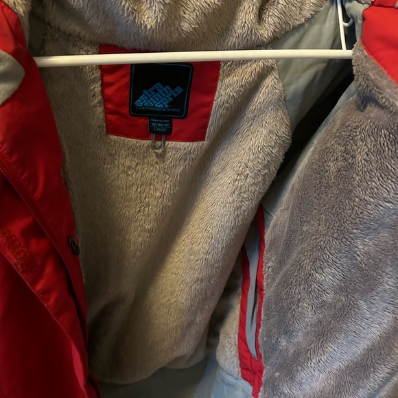 Good condition women’s large red EMS hooded winter coat - Picture 8 of 10